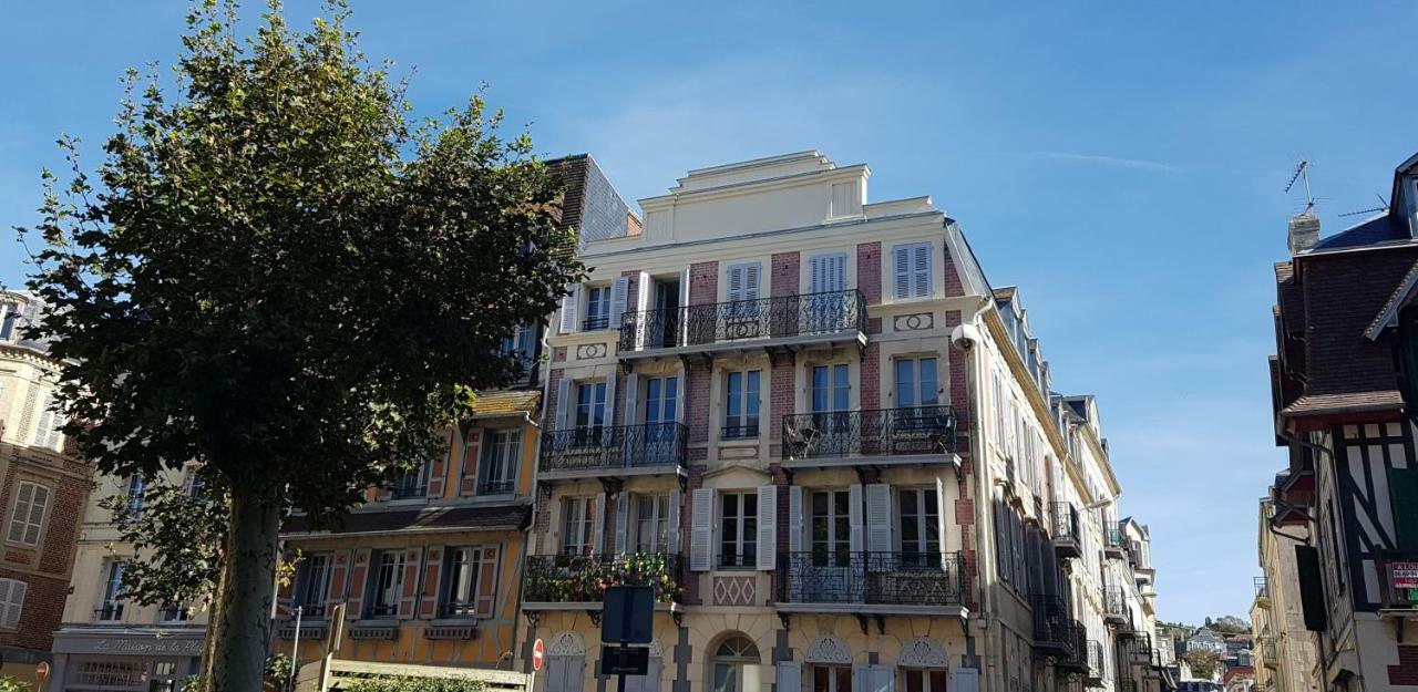 Appartamento Duplex 50 M2 Au Pied Des Planches Trouville-sur-Mer Esterno foto